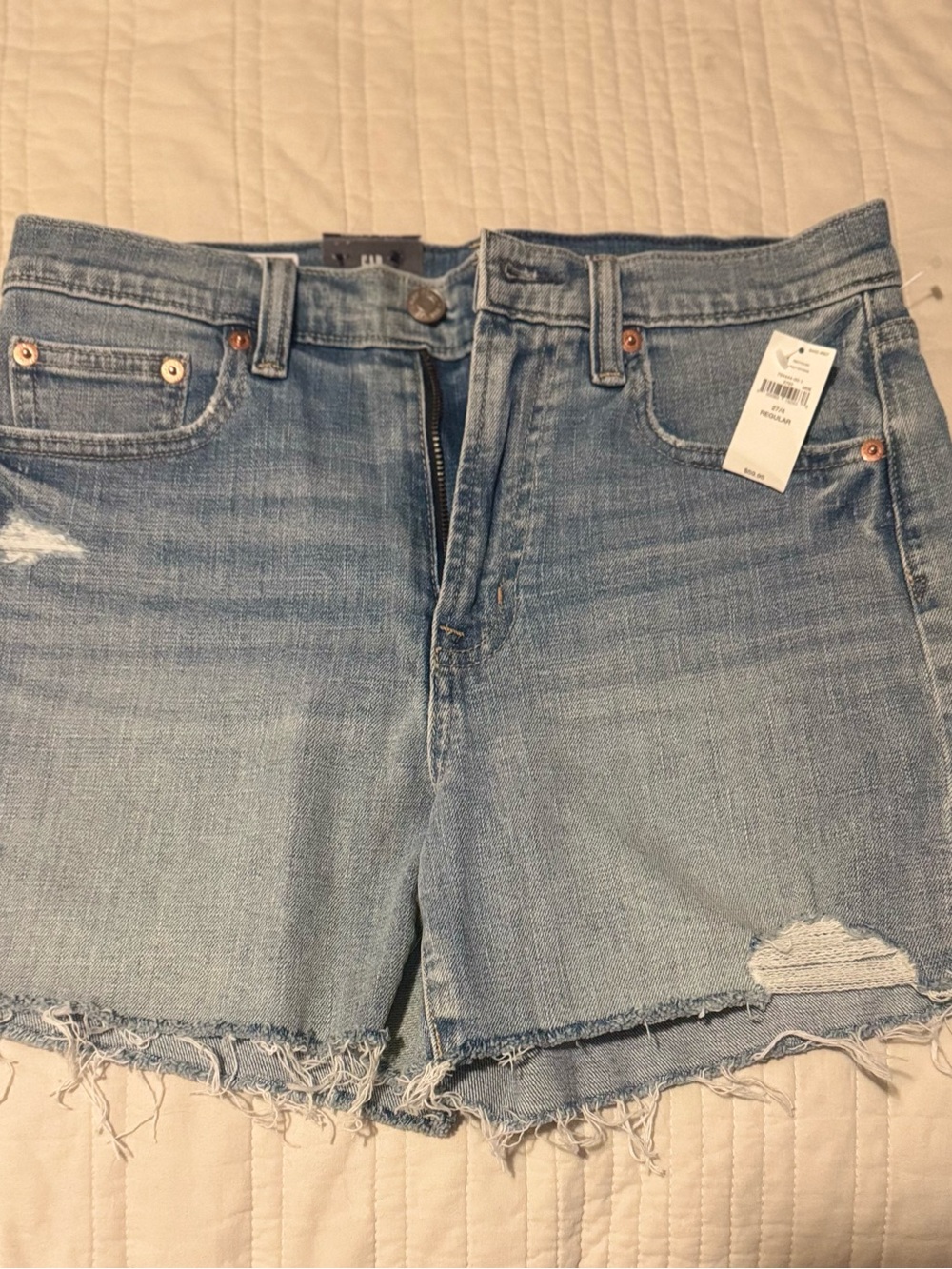 Gap 4” short high rise Light Wash Distressed Denim Shorts